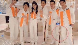 蔡徐坤跑男最新爆料视频,揭秘节目幕后趣事