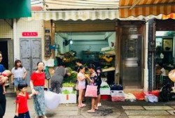 市井小市民爆料视频,街头奇闻异事大揭秘